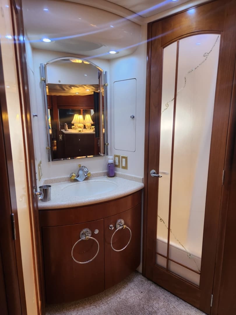 1998 Carver Voyager - Image 29