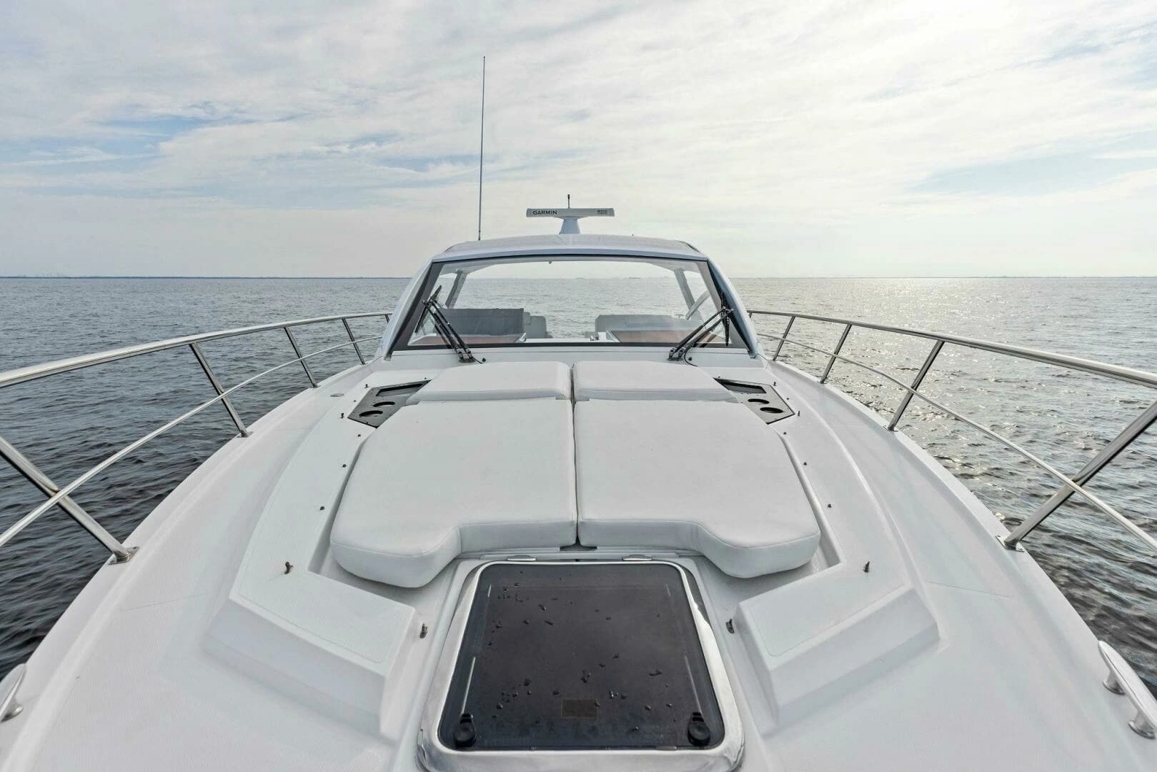 2015 Cruisers Yachts 390 Express Coupe - Image 41