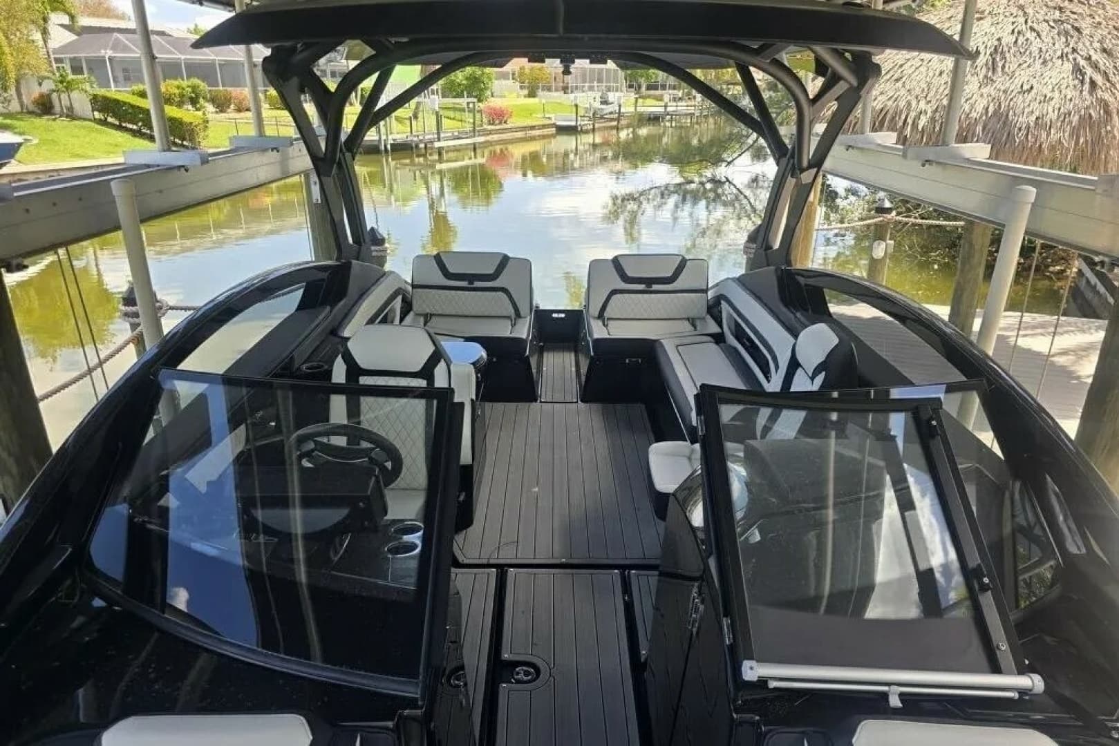 2025 Yamaha Boats 275SD - Image 6
