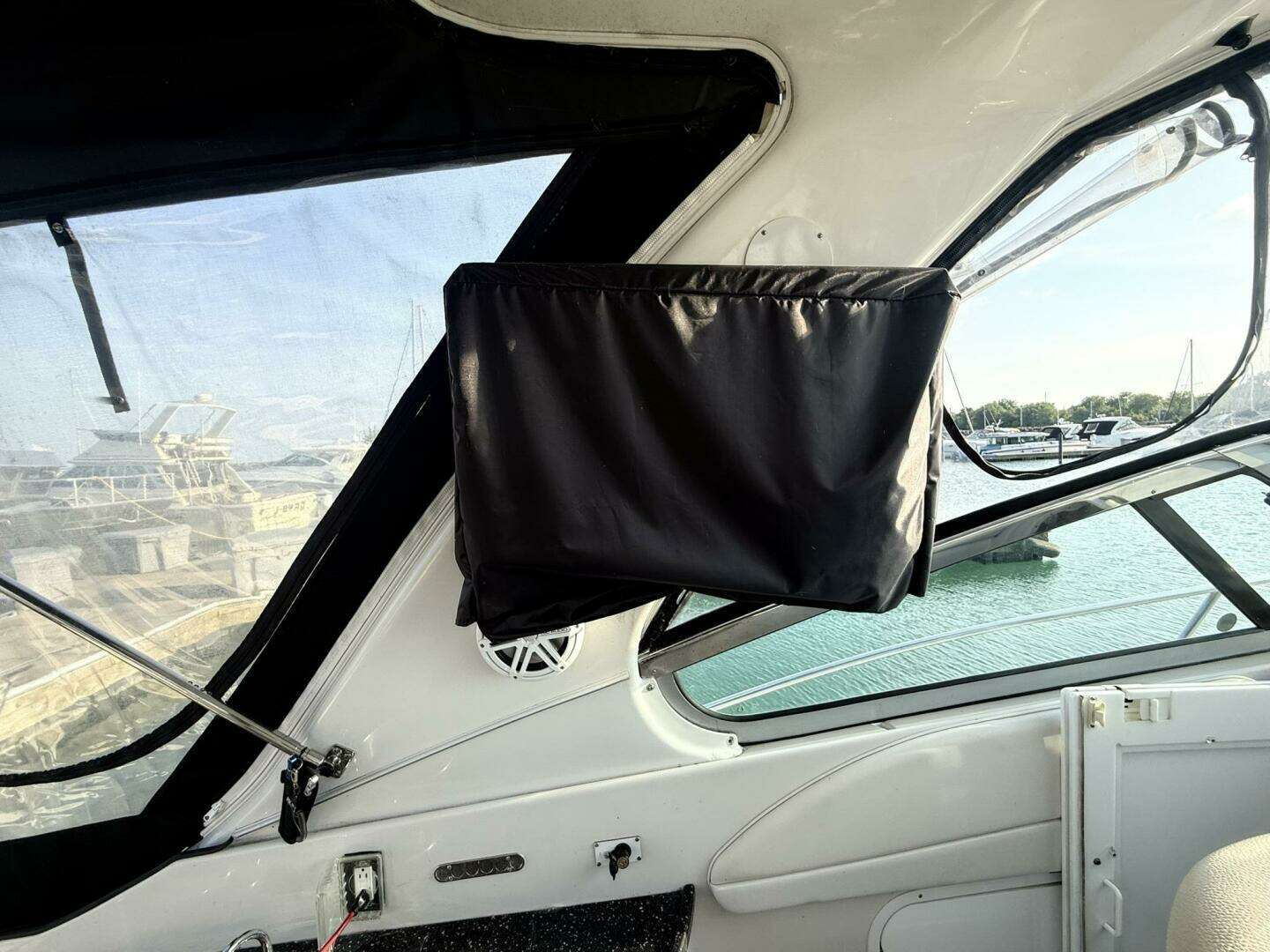 2008 Four Winns 378 Vista - Image 11