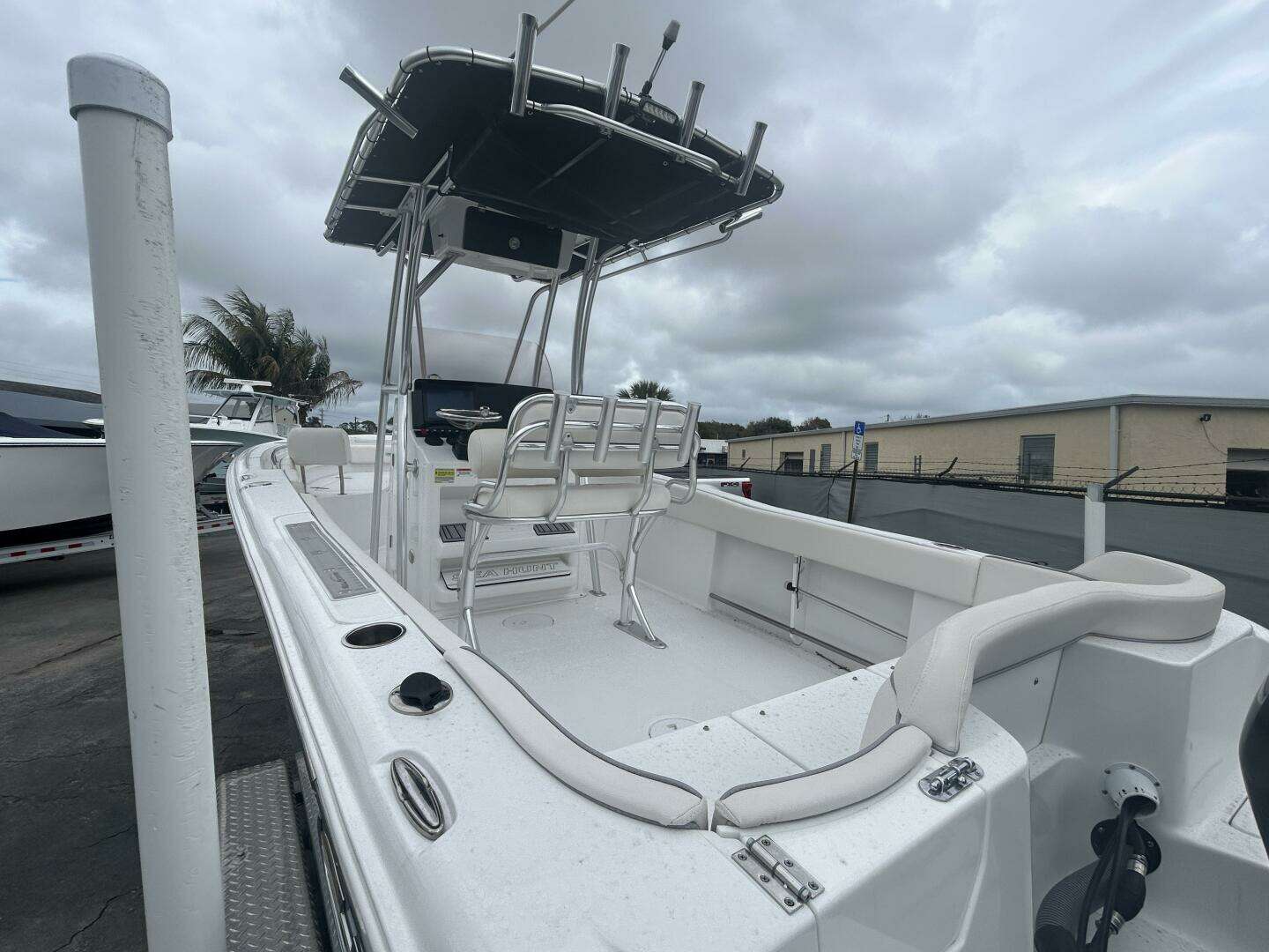 2023 Sea Hunt 234 Ultra - Image 5
