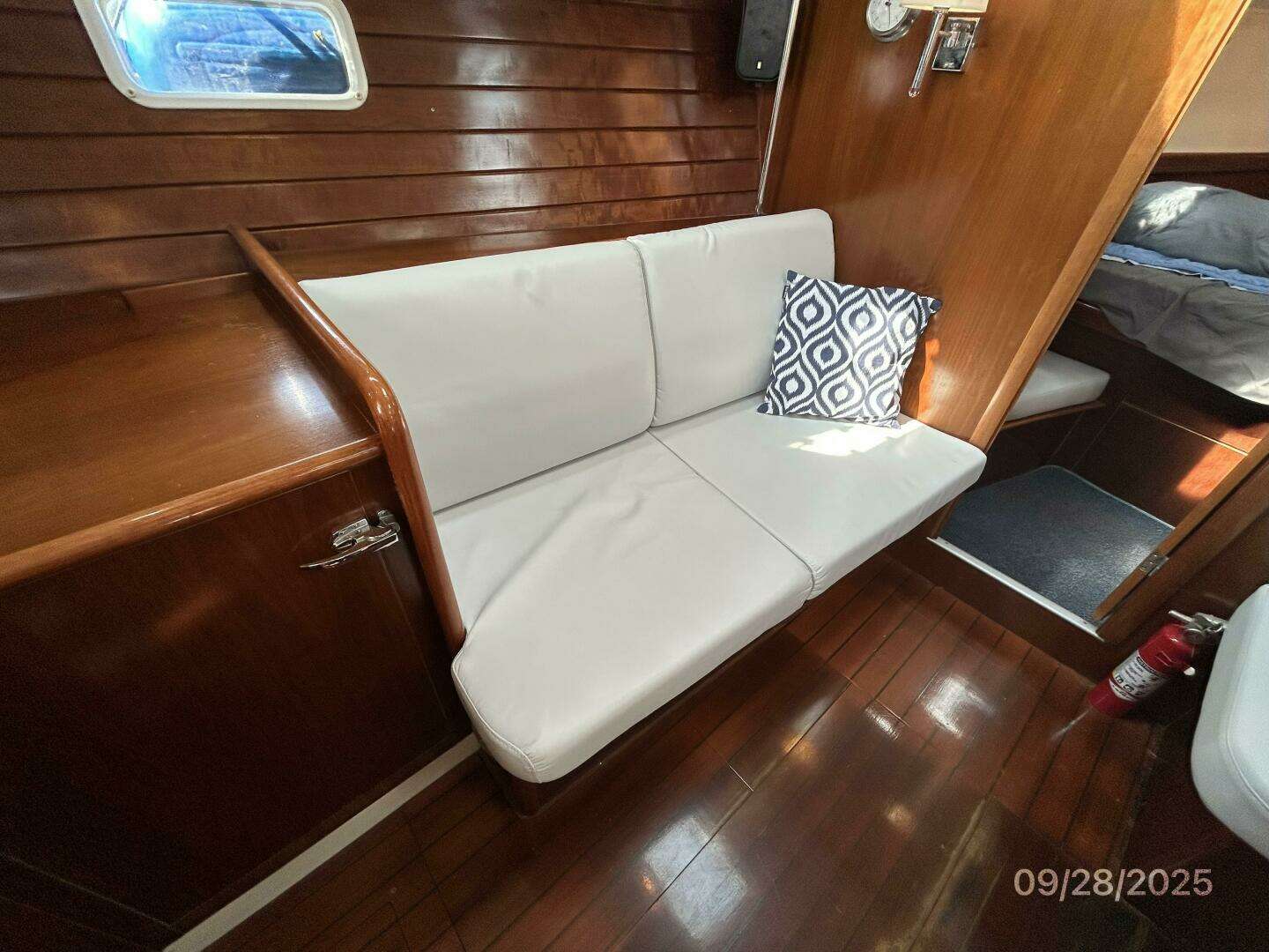 1998 Beneteau Oceanis 381 - Image 40