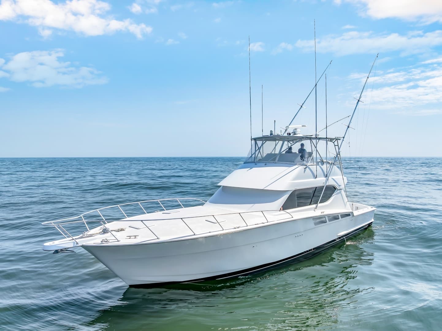 2001 Hatteras 55 Convertible - Image 2