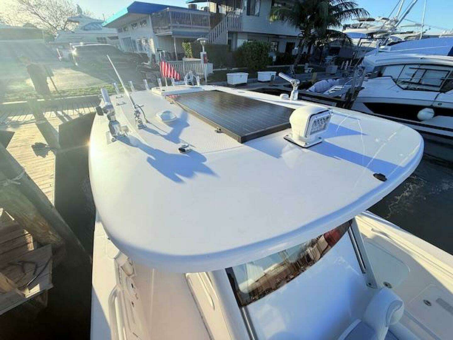 2014 Everglades 355 Center Console - Image 17