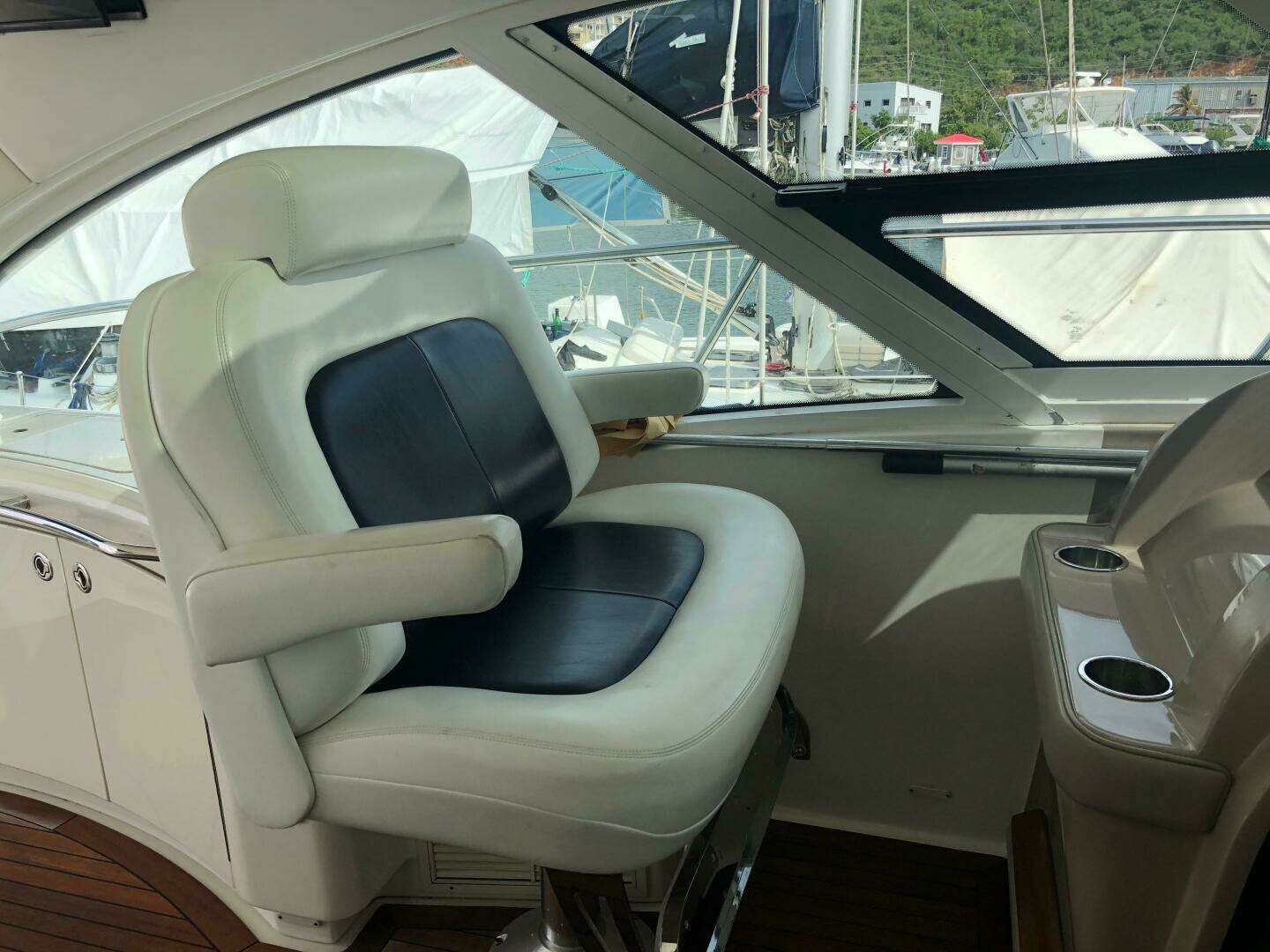 2008 Sea Ray 55 Sundancer - Image 15