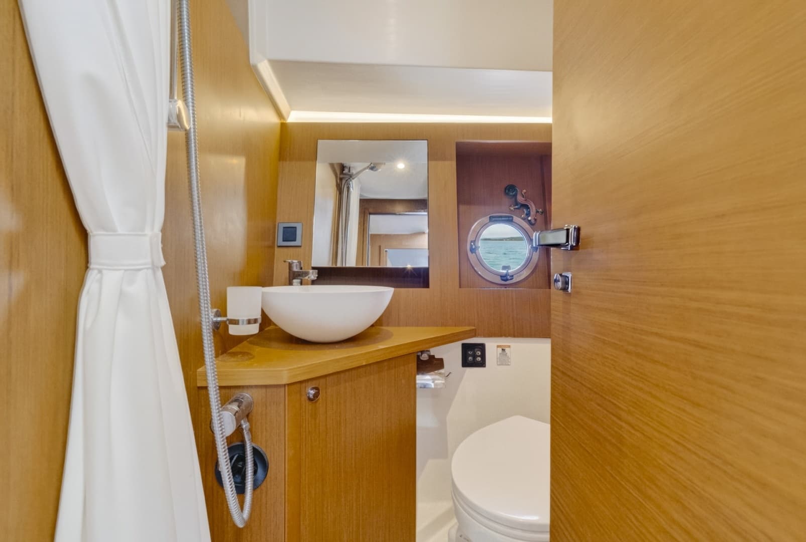 2022 Beneteau Swift Trawler 41 Fly - Image 68
