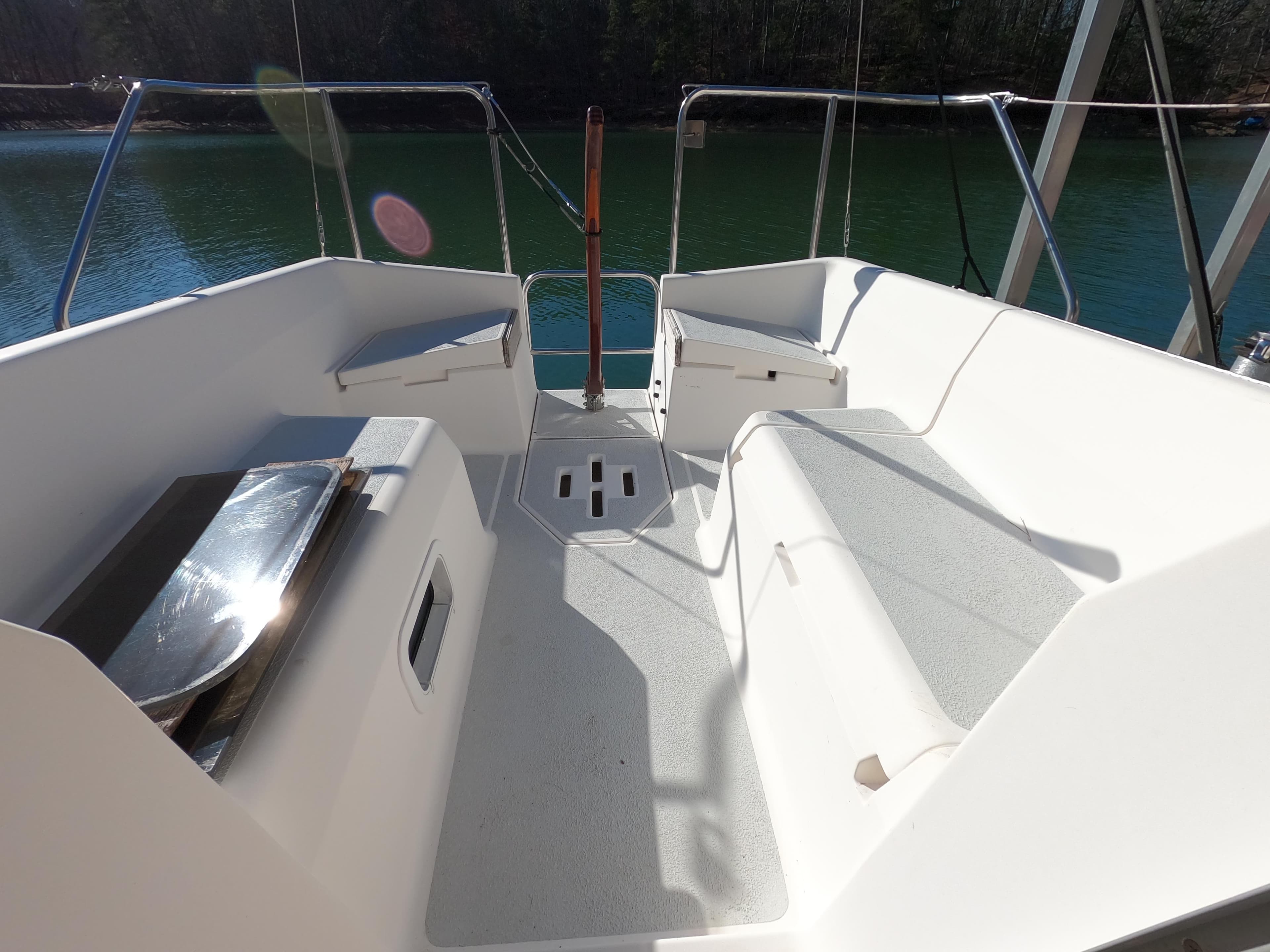 Interior view of a 1992 Hunter 27 sailboat cockpit.