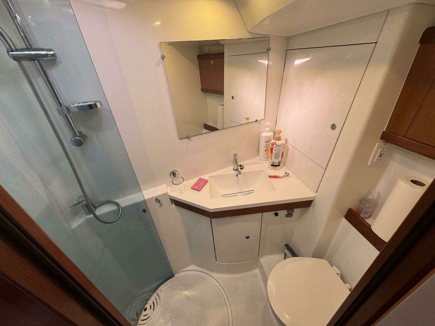 2009 Beneteau 49 - Image 23
