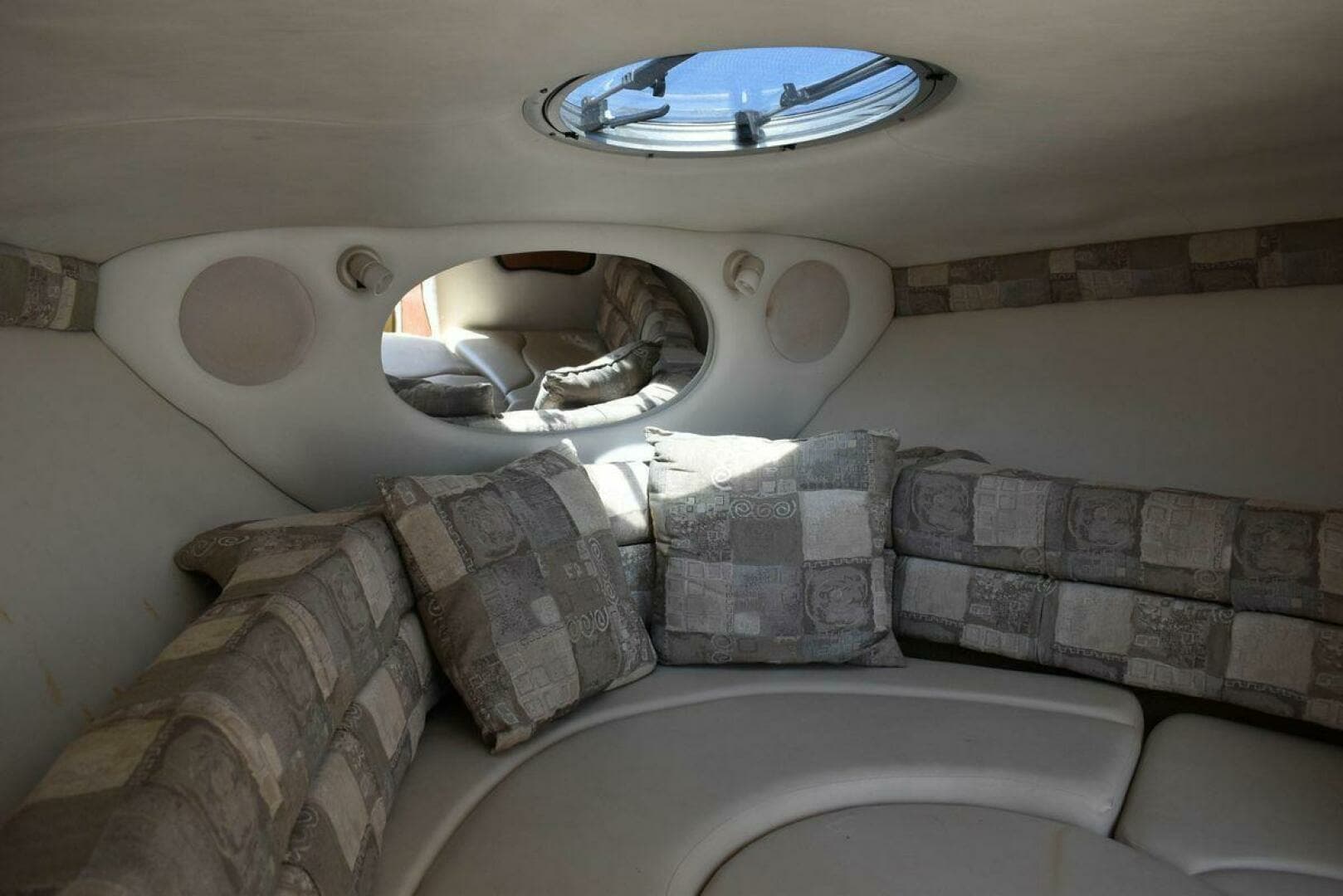2005 Crownline 275 CCR - Image 31