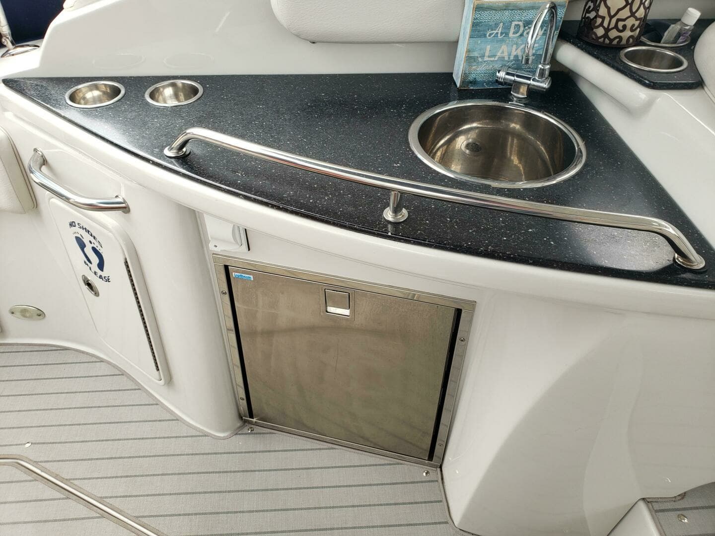 2008 Crownline 340 Cruiser - Image 17