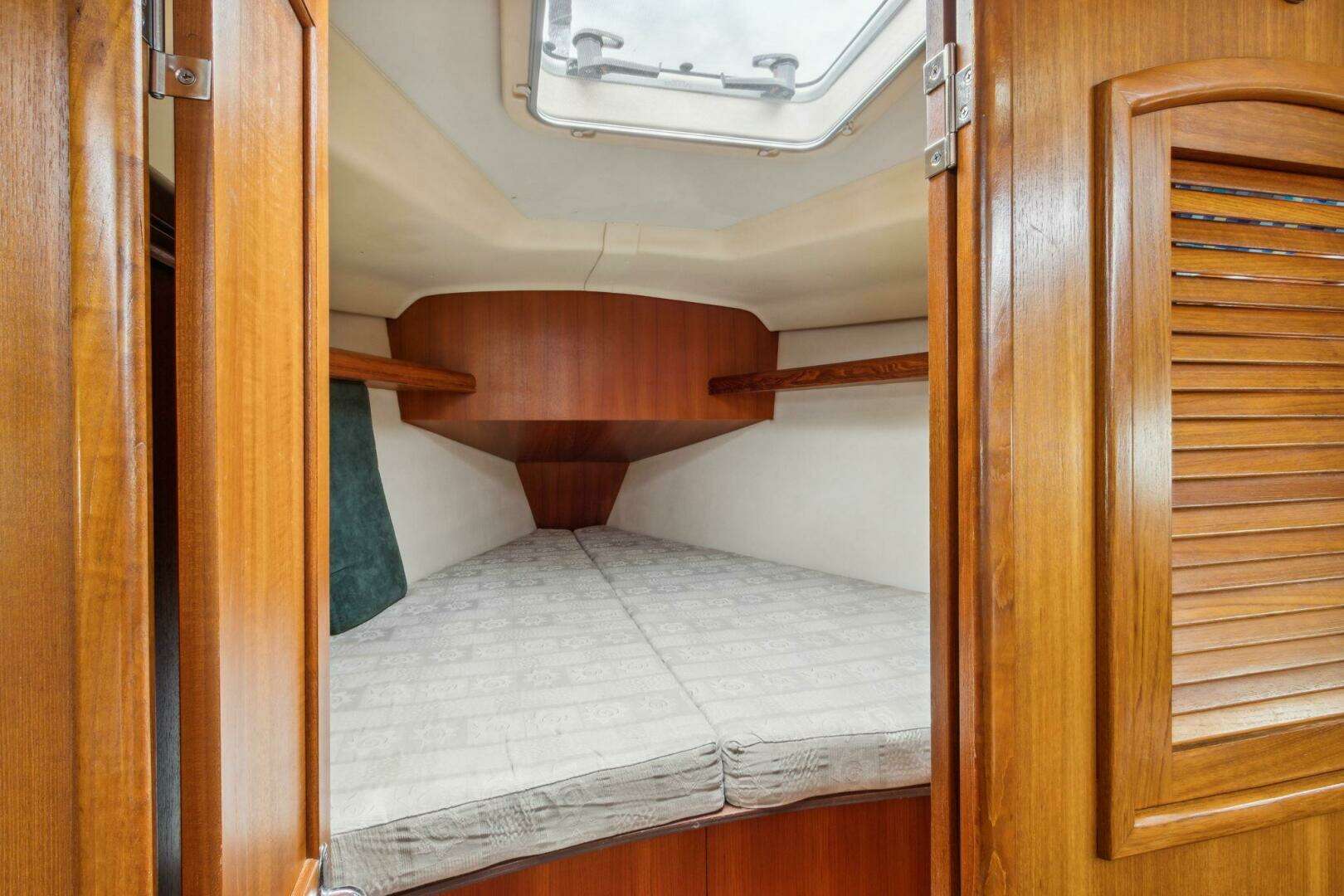 2003 Hunter 356 - Image 30
