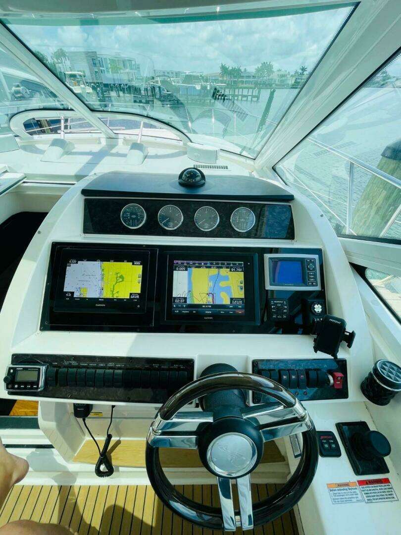 2010 Sea Ray 450 Sundancer - Image 17