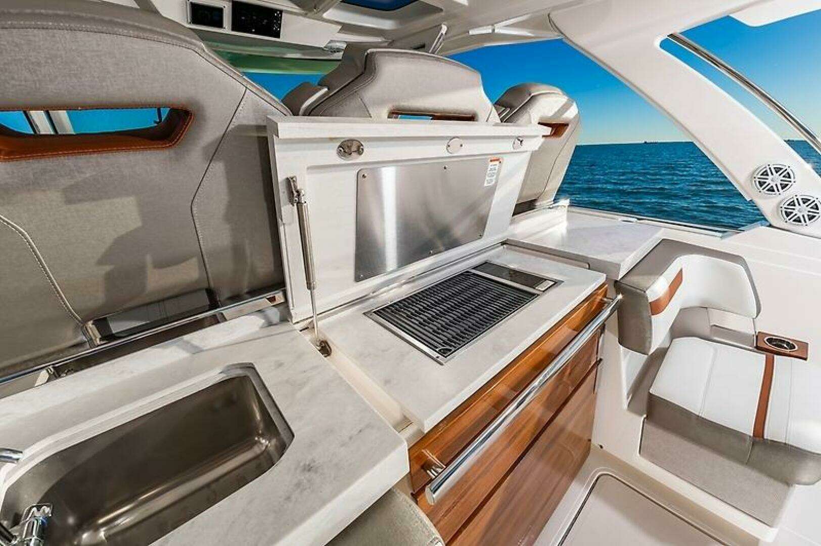 2023 Tiara Yachts 38 LS - Image 16