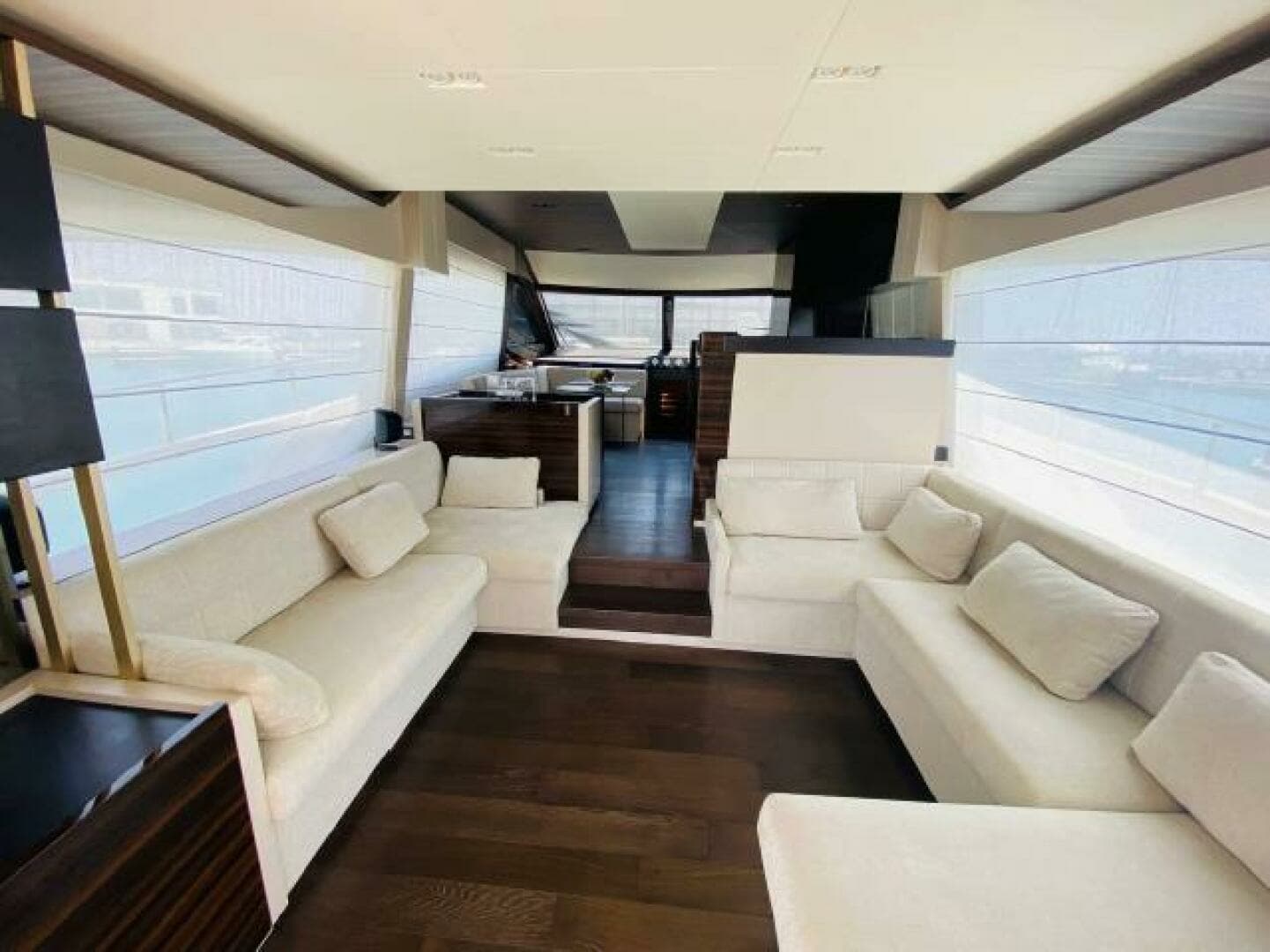 2020 Ferretti Yachts 670 - Image 2