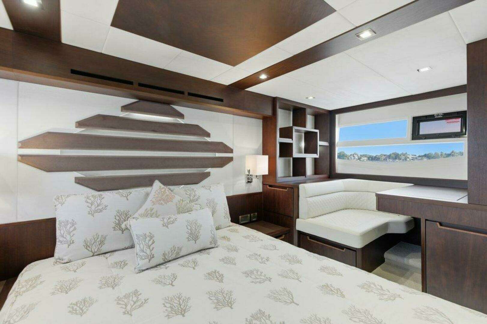 2017 Galeon 560 Sky - Image 30