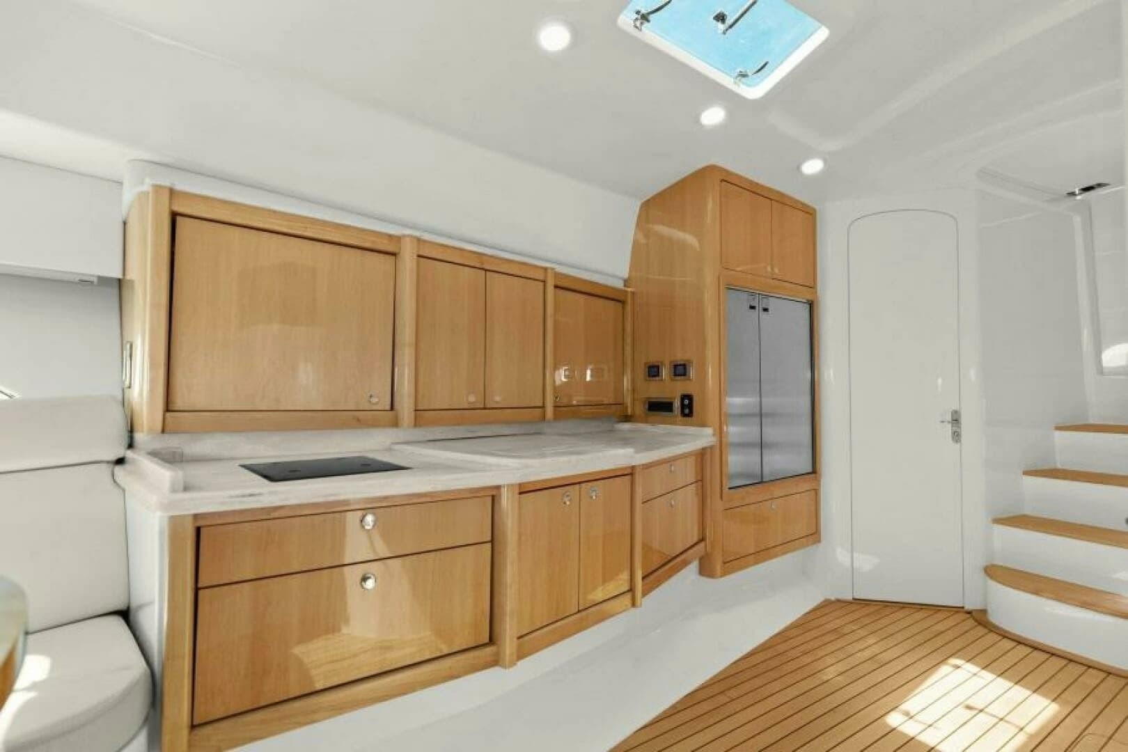 2019 Intrepid 475 Sport Yacht - Image 23