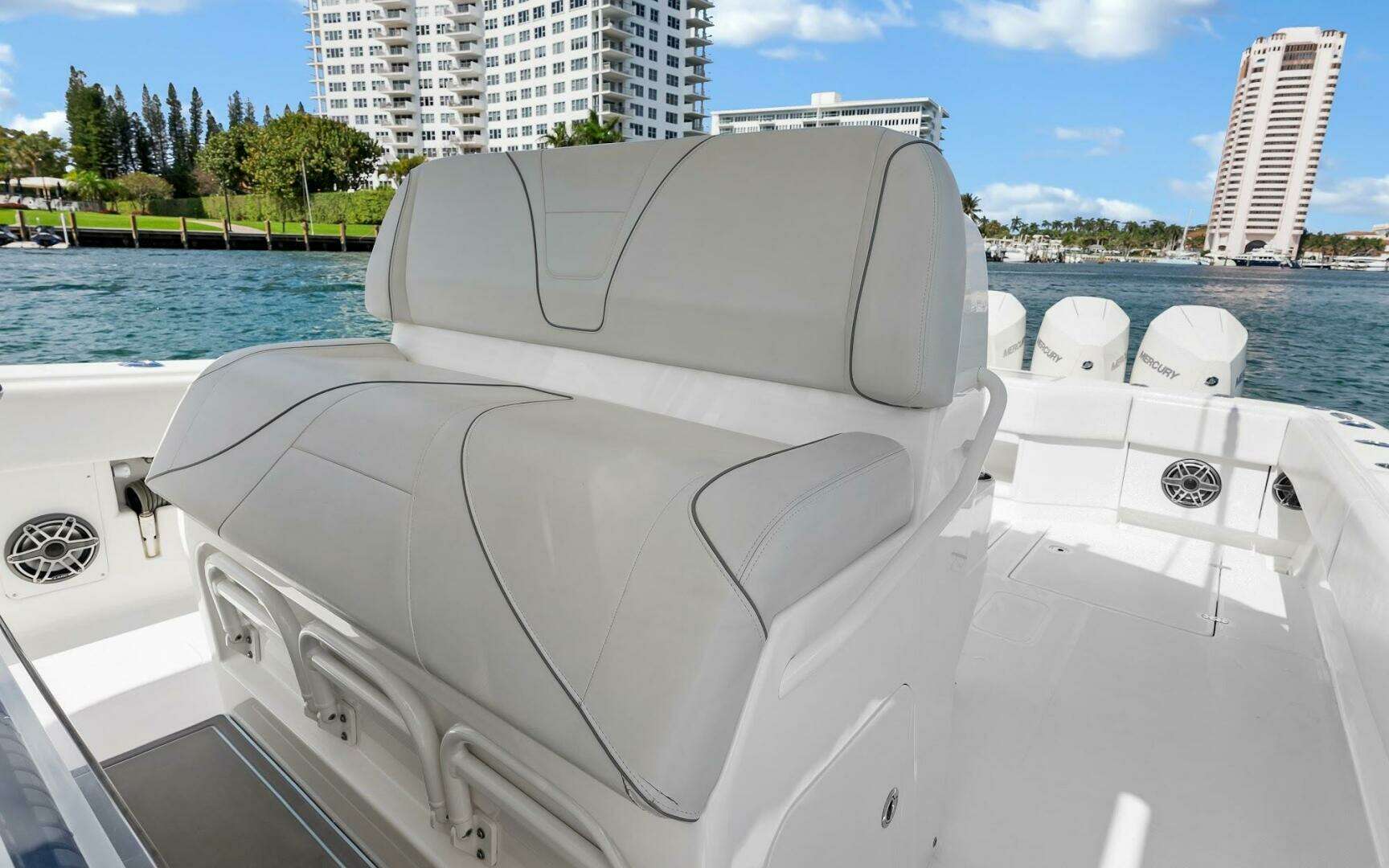 2019 SeaVee 390Z - Image 20