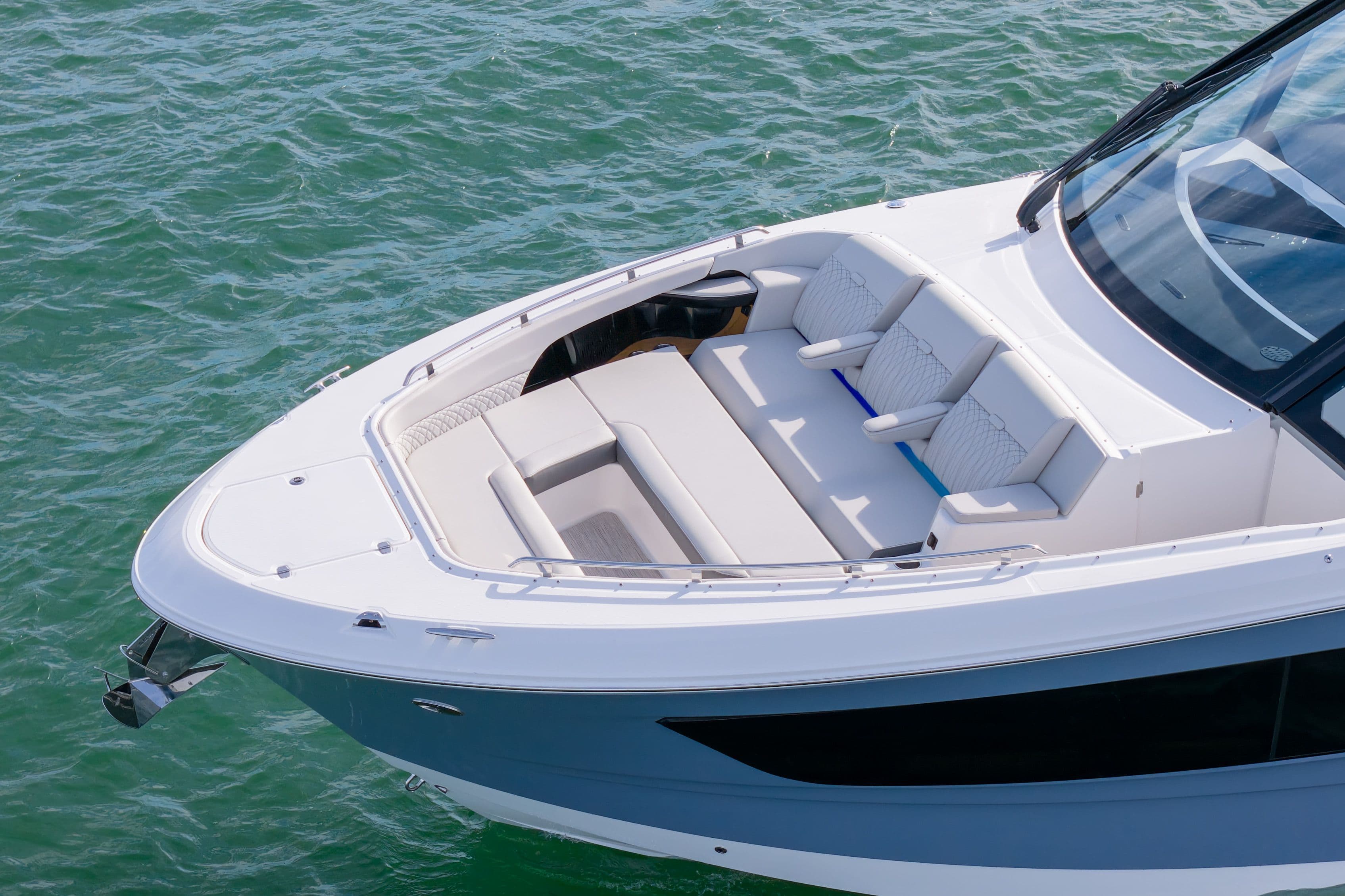 2026 Sea Ray Sundancer 370 Outboard - 7