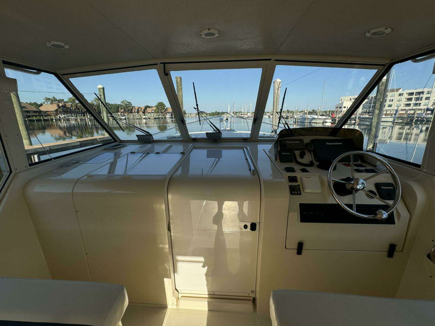2008 Mainship 34 Pilot Hardtop - Image 23