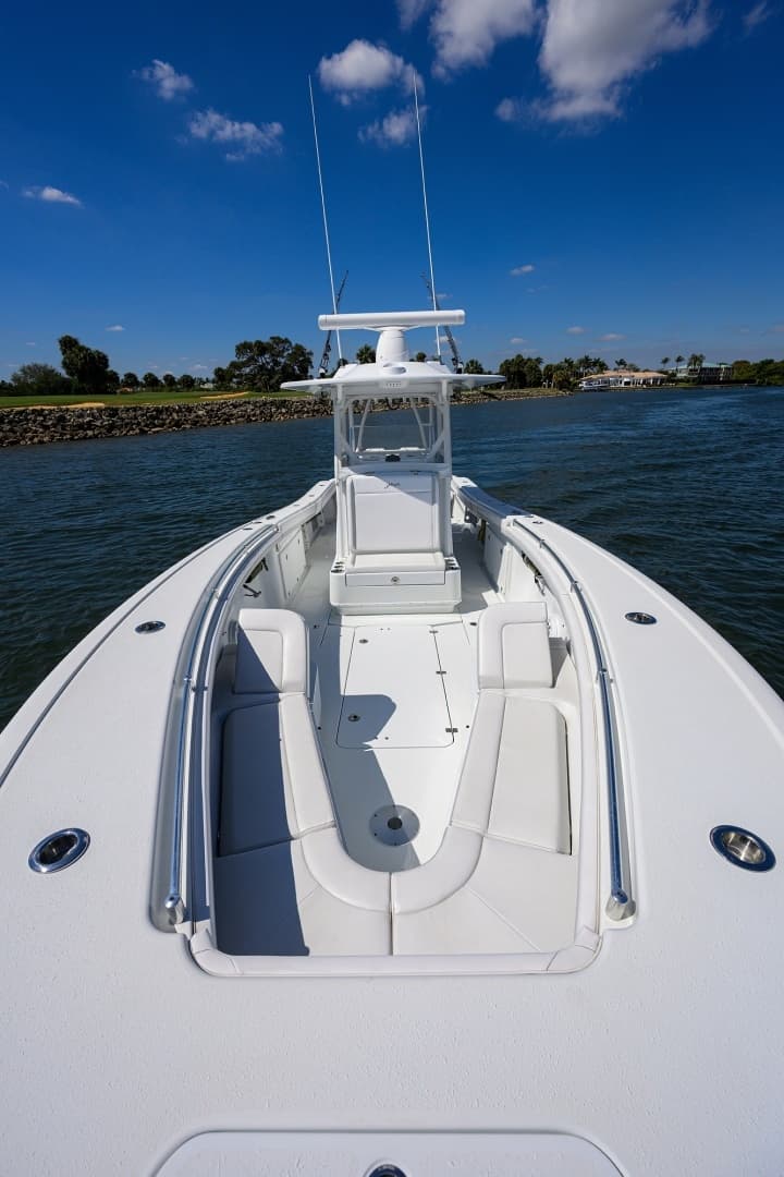 2023 Yellowfin 34 Offshore - Image 2