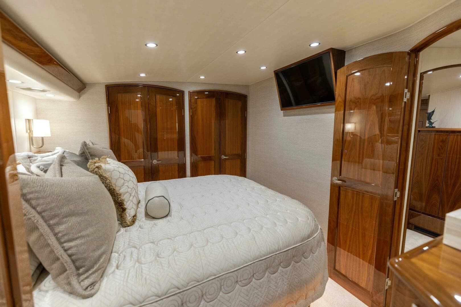 2018 Viking 62 Convertible - Image 13