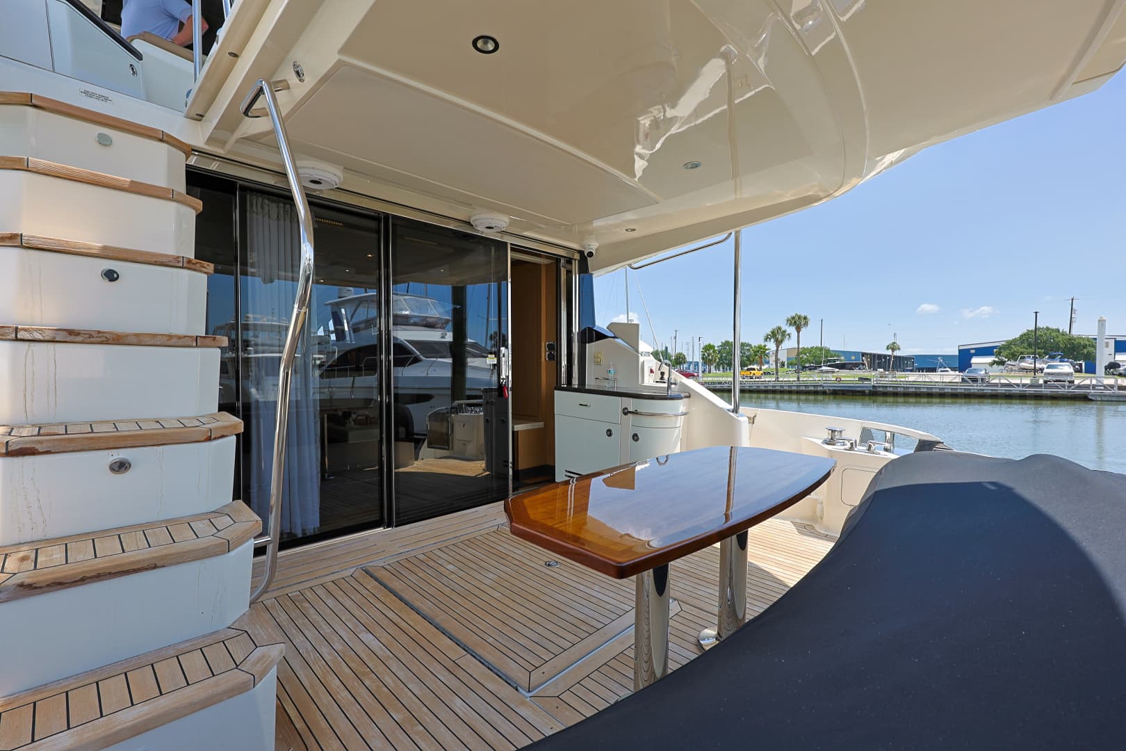 2017 Sea Ray L650 Fly - Image 21