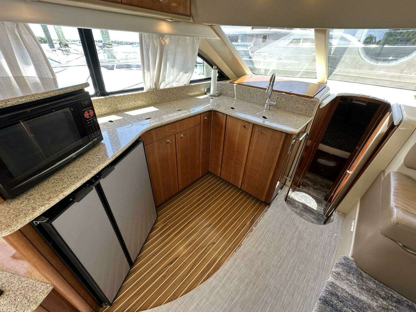 2007 Meridian 411 Sedan Bridge - Image 29