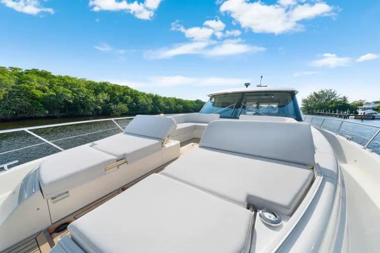 2026 Riviera 6800 Sport Yacht - Image 17