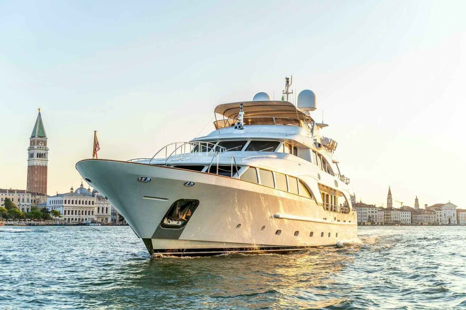 2009 Benetti Benetti Classic 120 - Image 5