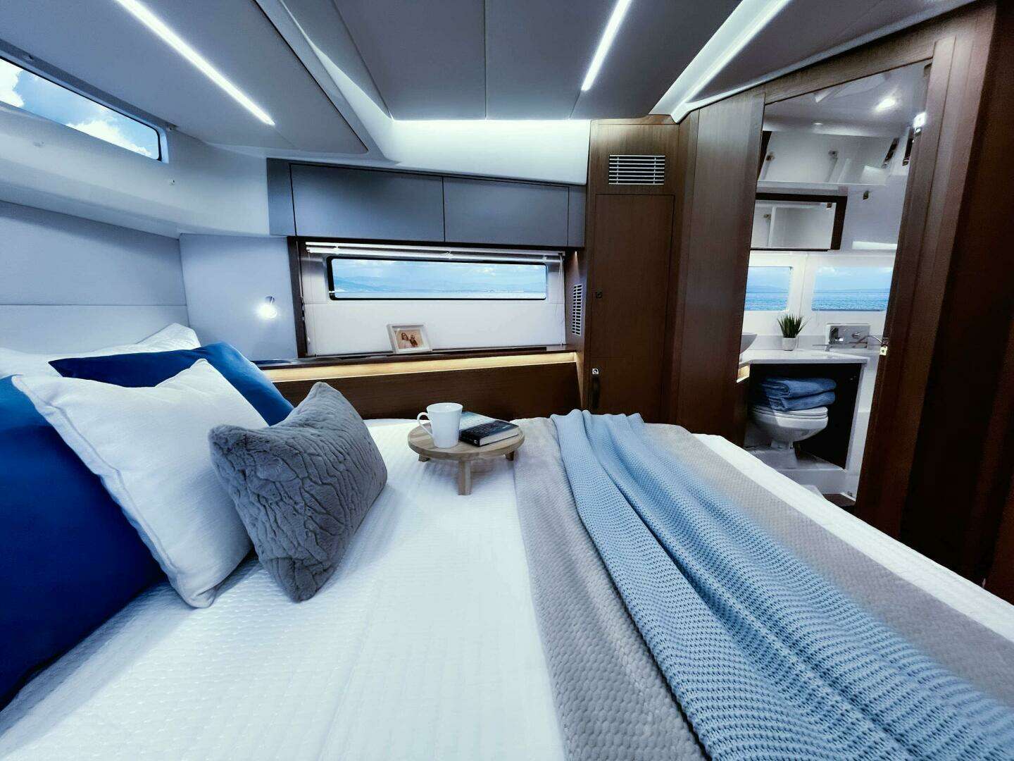 2026 Beneteau Antares 12 Fly - Image 7