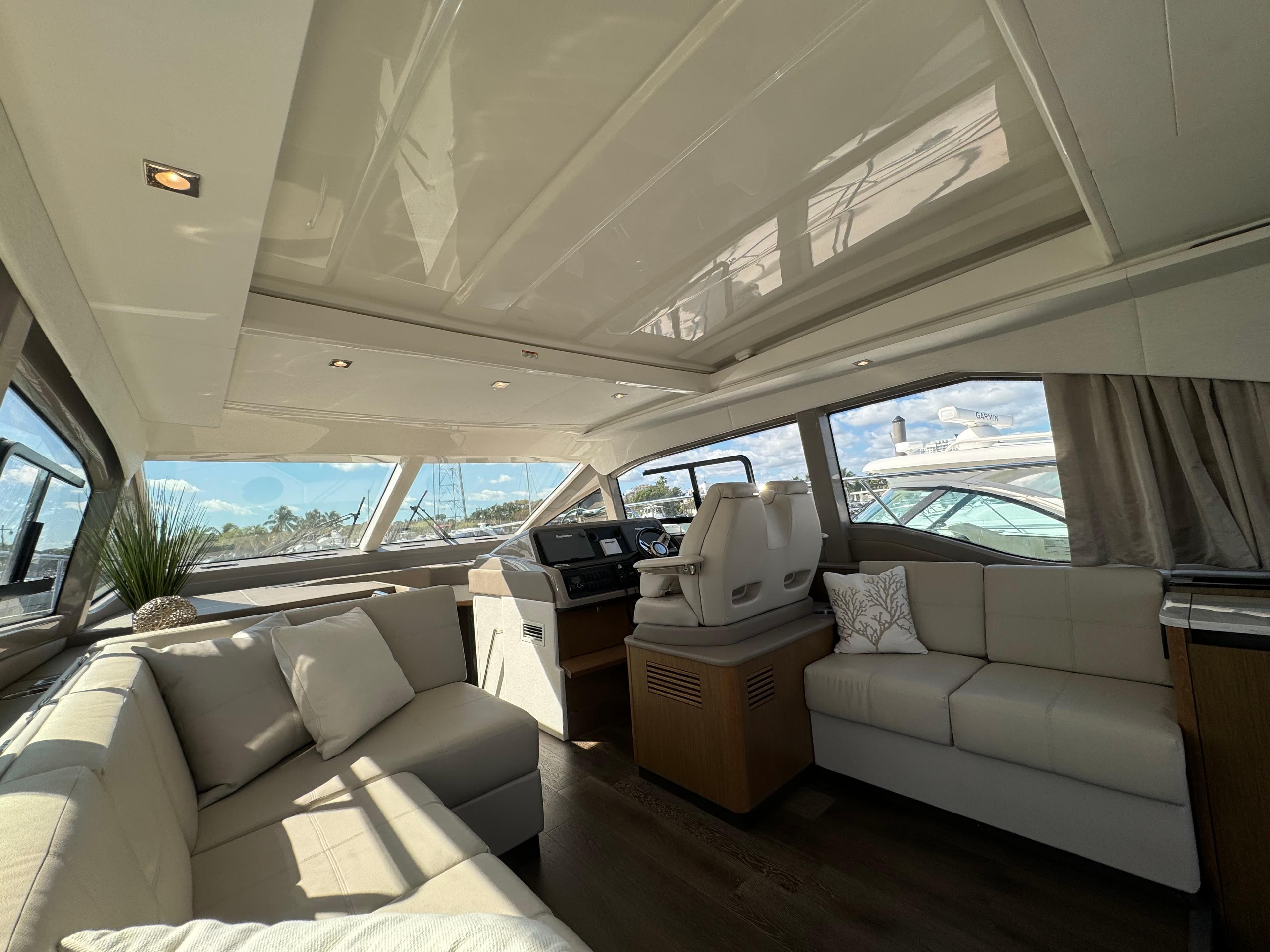 2017 Sea Ray Sundancer - 76