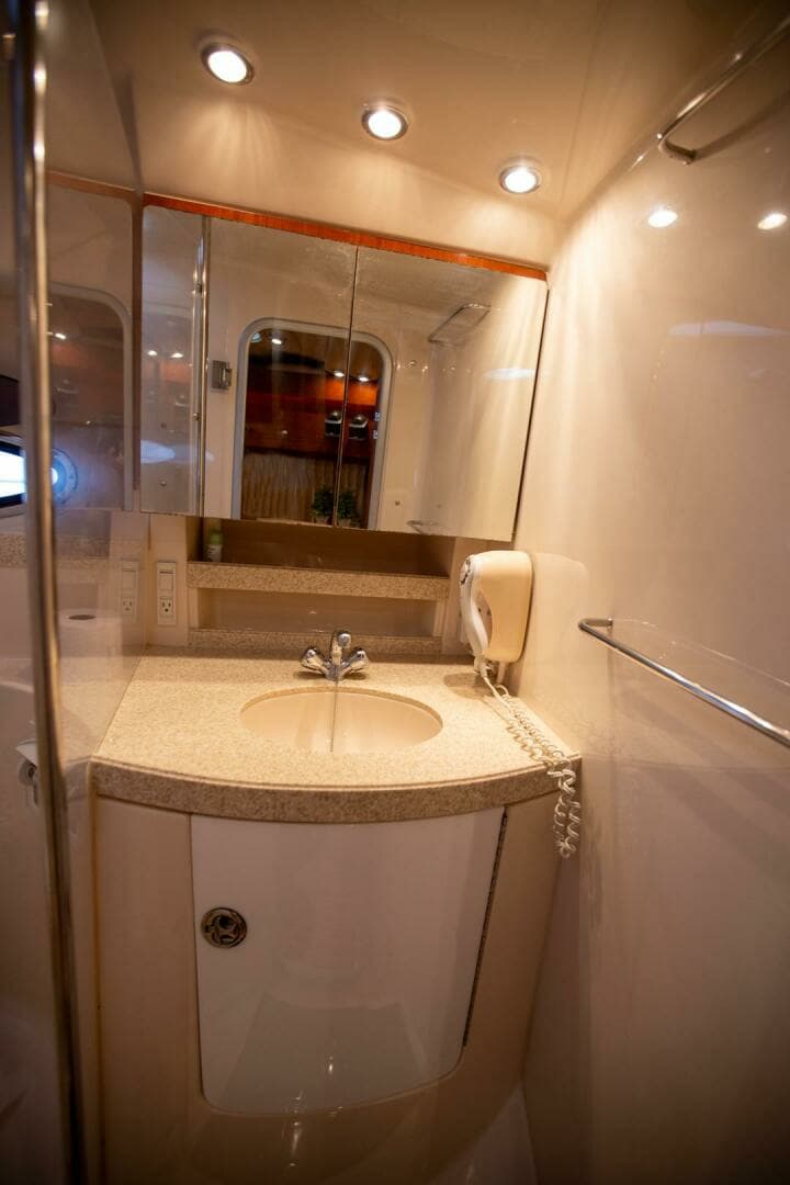 2008 Regal 2760 Sport Yacht - Image 24