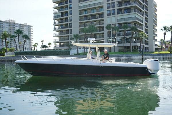 2008 Intrepid 323 - Image 1