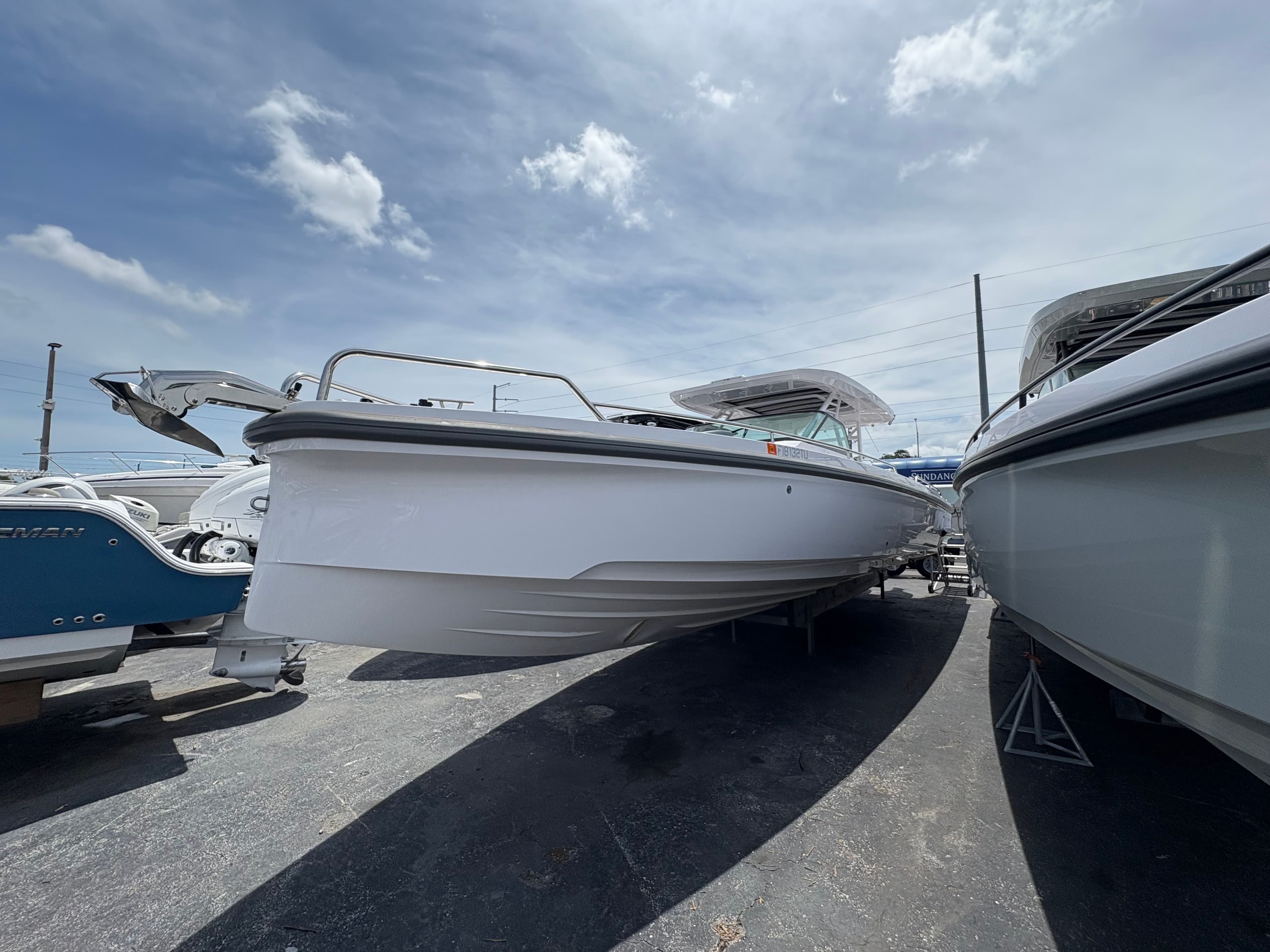 2024 Axopar 37 SUN TOP