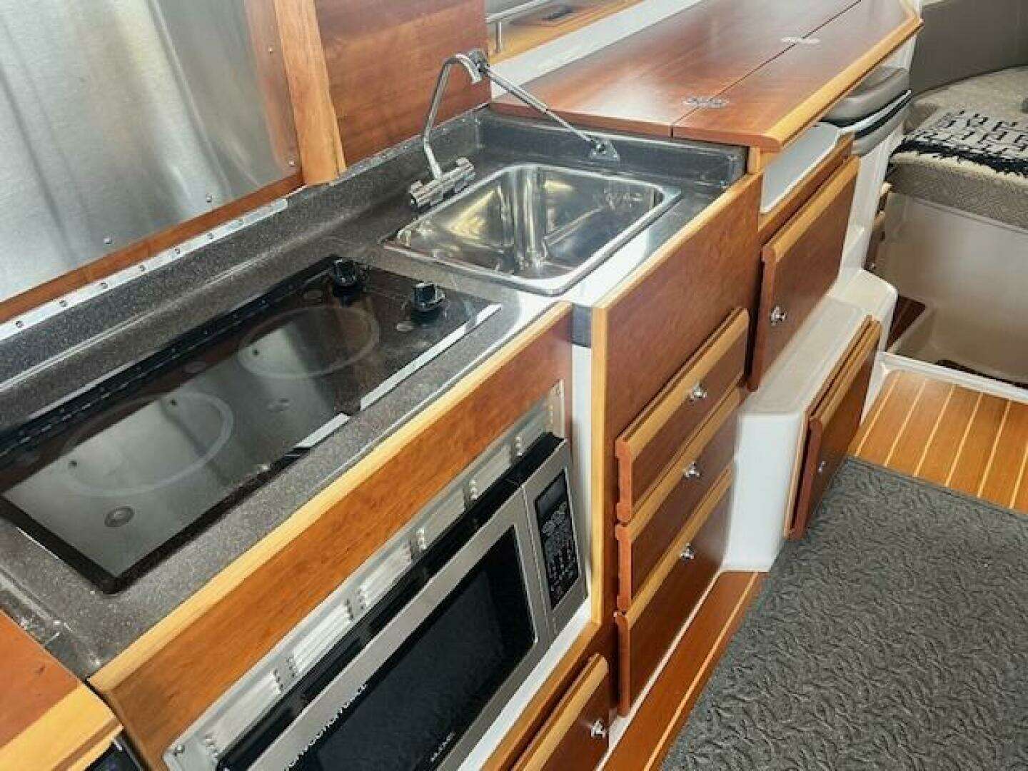 2021 Cutwater 32 CB - Image 6