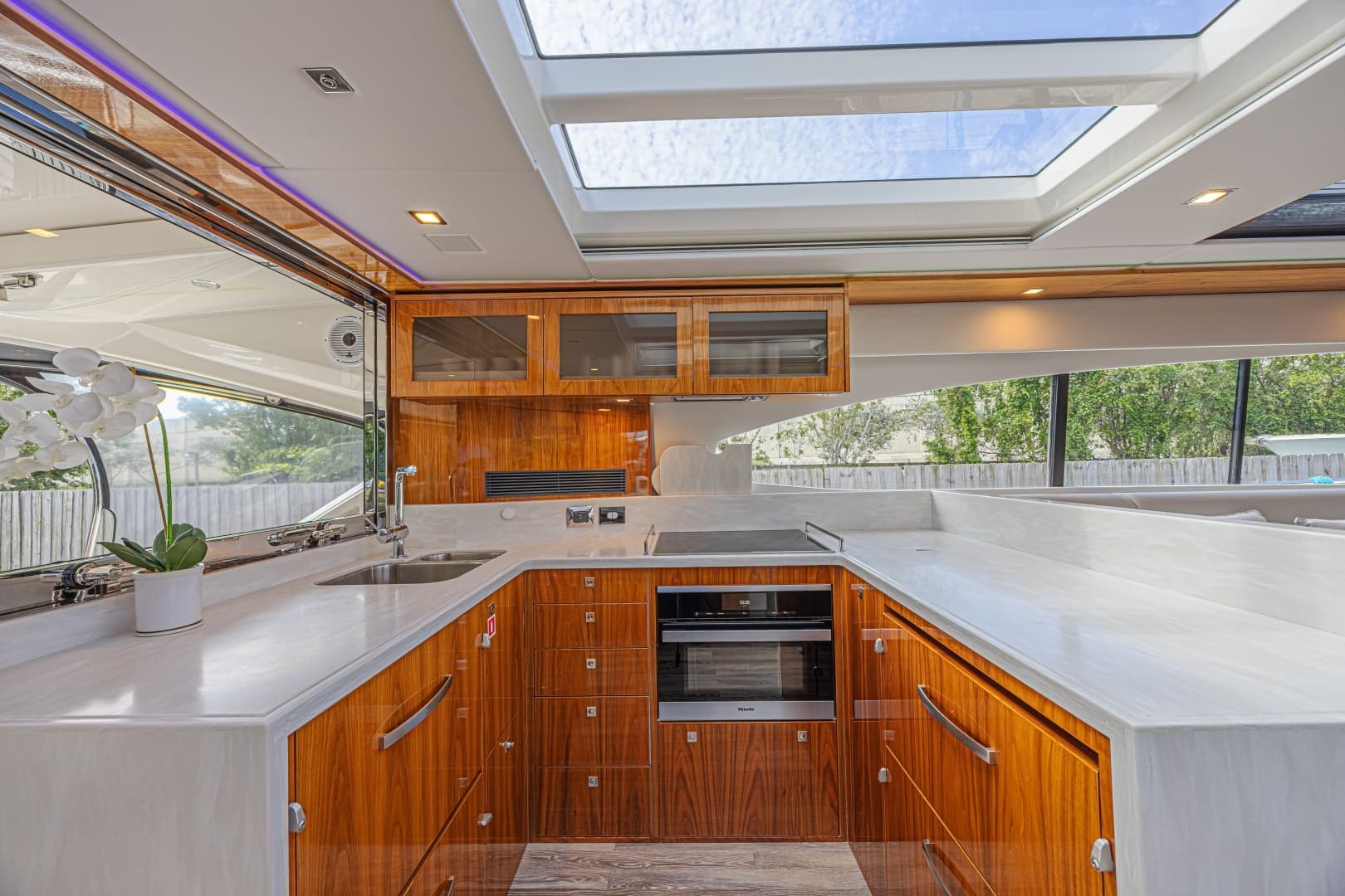 2021 Riviera 6000 Motor Yacht - Image 32