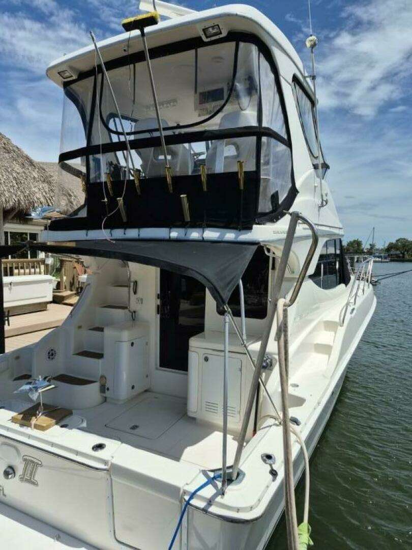 2002 Silverton 38 Convertible - Image 3