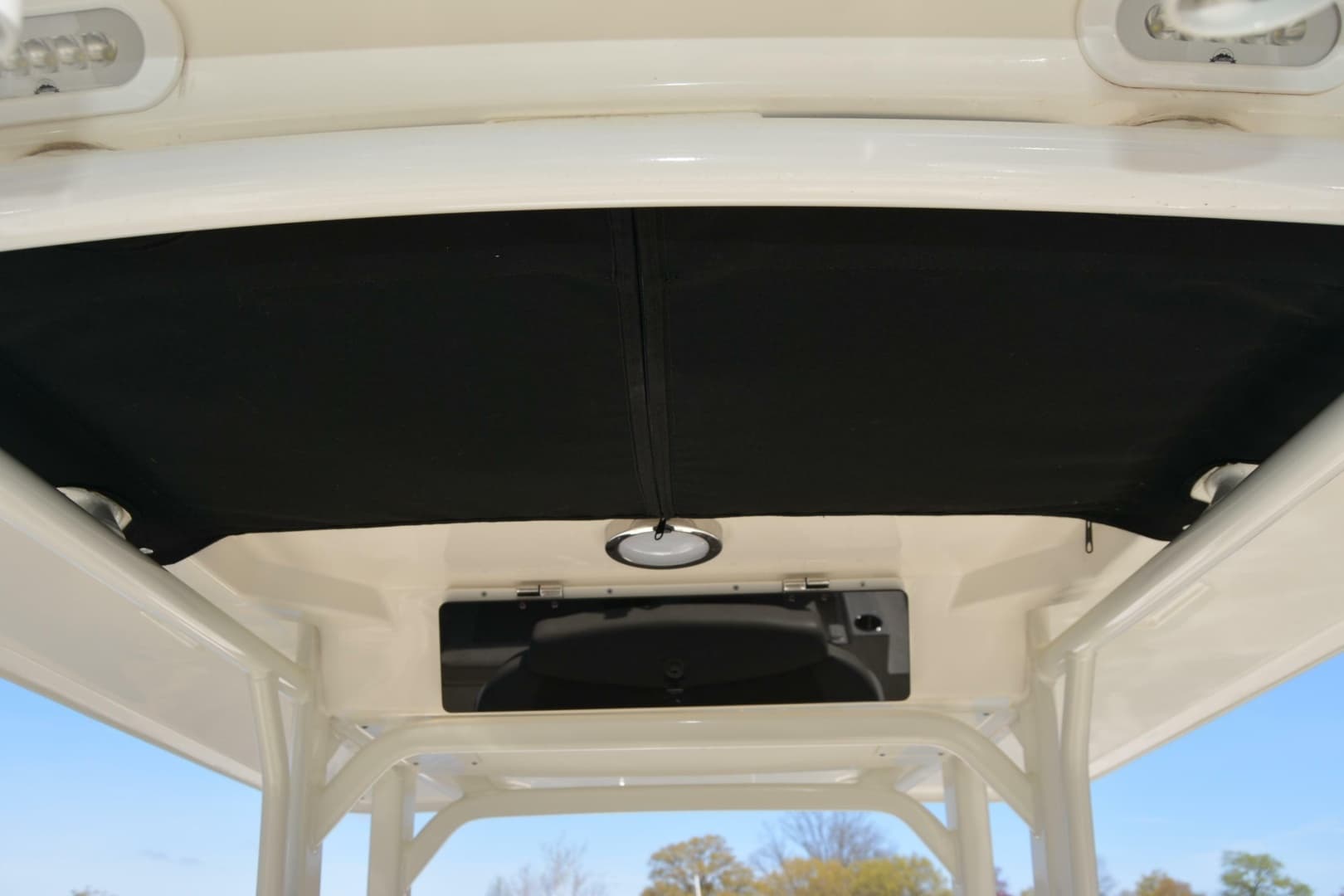 2021 Boston Whaler 270 Dauntless - Image 36