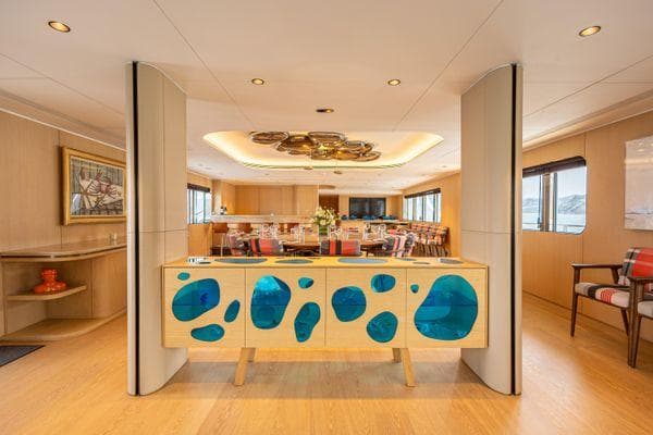 1995 Baglietto 49M Superyacht: Main Deck lounge