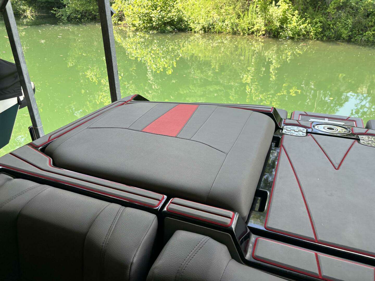 2022 Malibu 23 LSV - Image 19