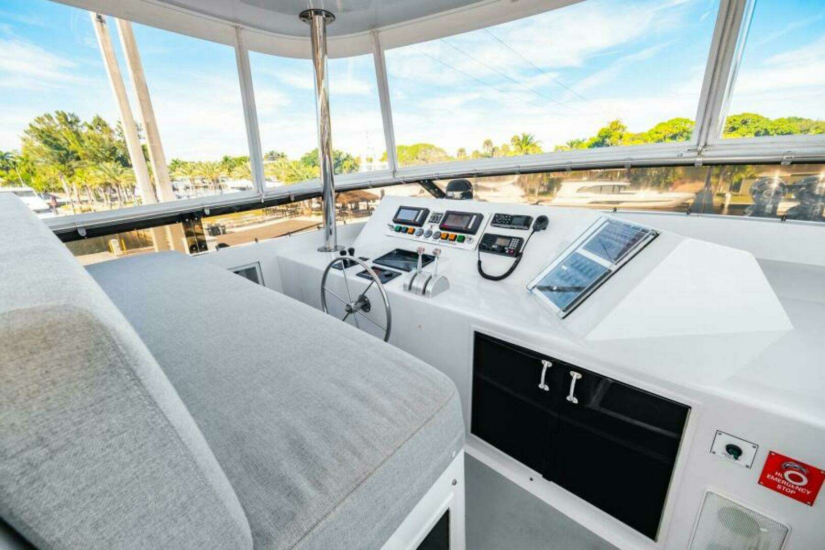 1995 Hatteras Flybridge Motor Yacht - Image 89