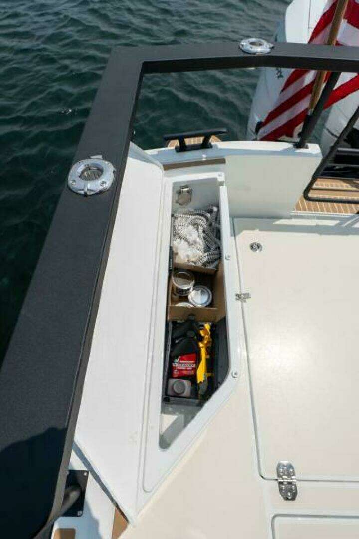 2027 Targa 32 - Image 19