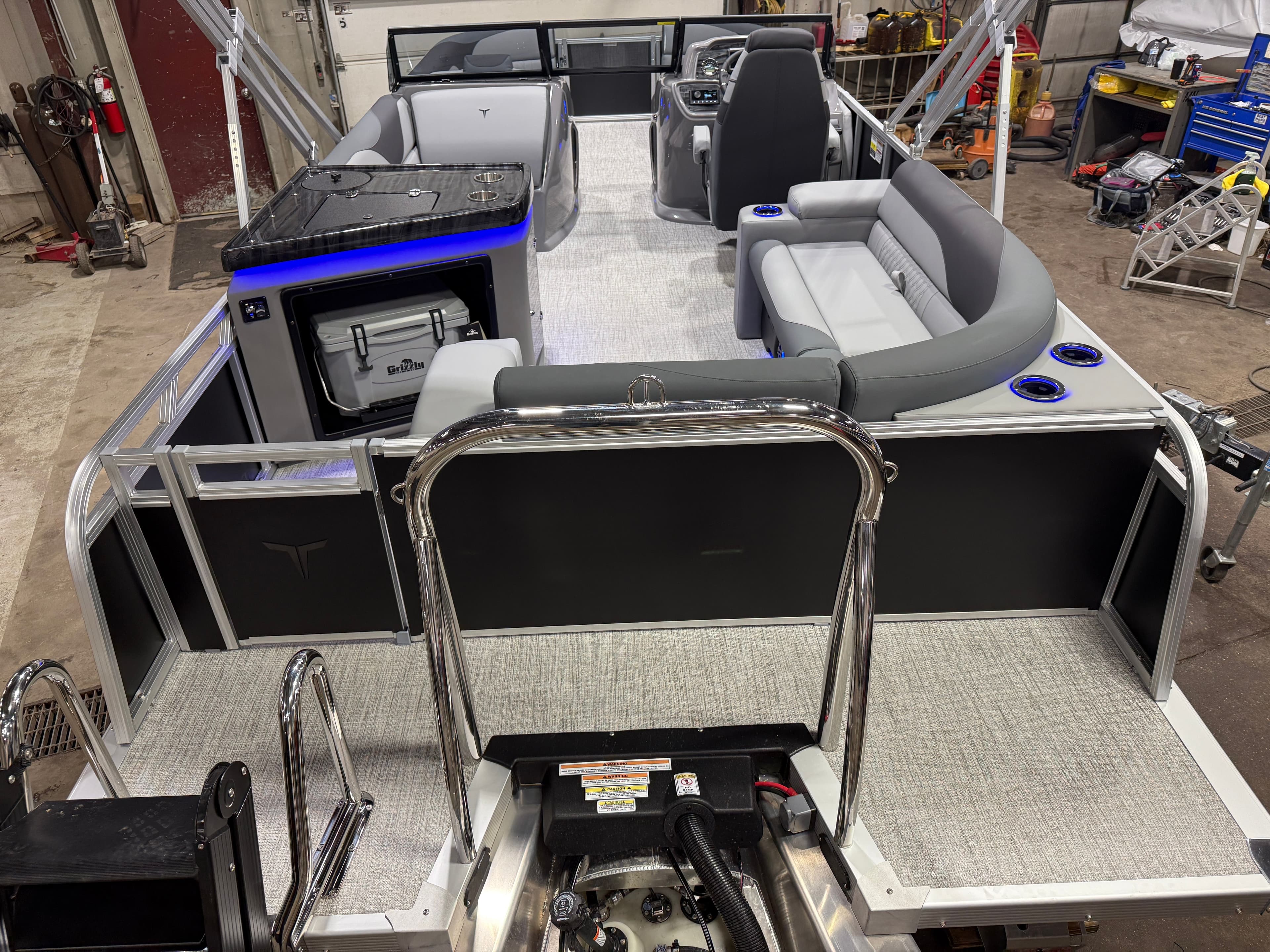 2026 Tahoe LTZ 2385 Elite Windshield Tritoon & Honda 4-Stroke EFI - 6