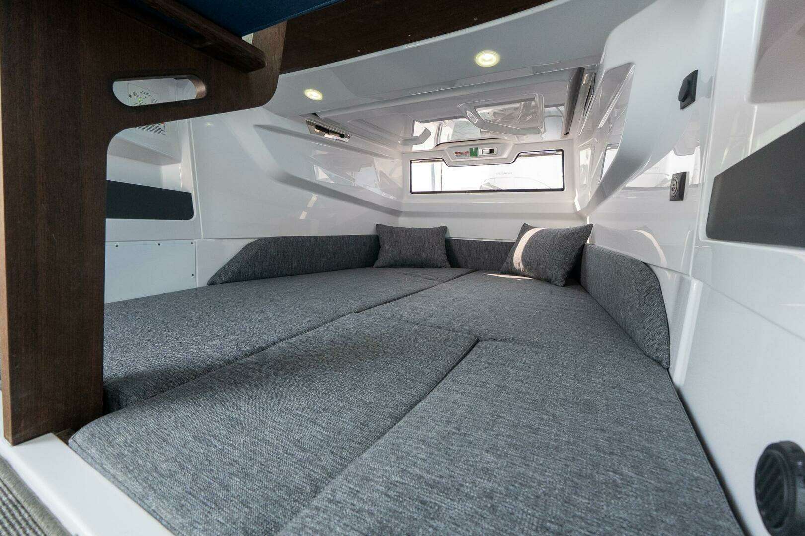 2026 Axopar Cross Cabin - Image 38