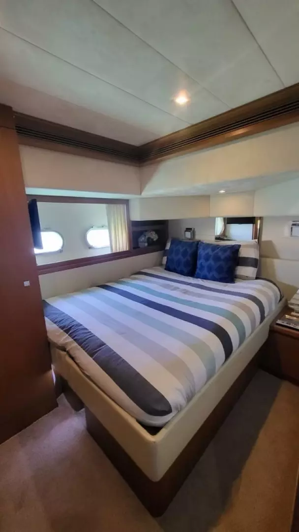 2007 Ferretti Yachts 780 - Image 28