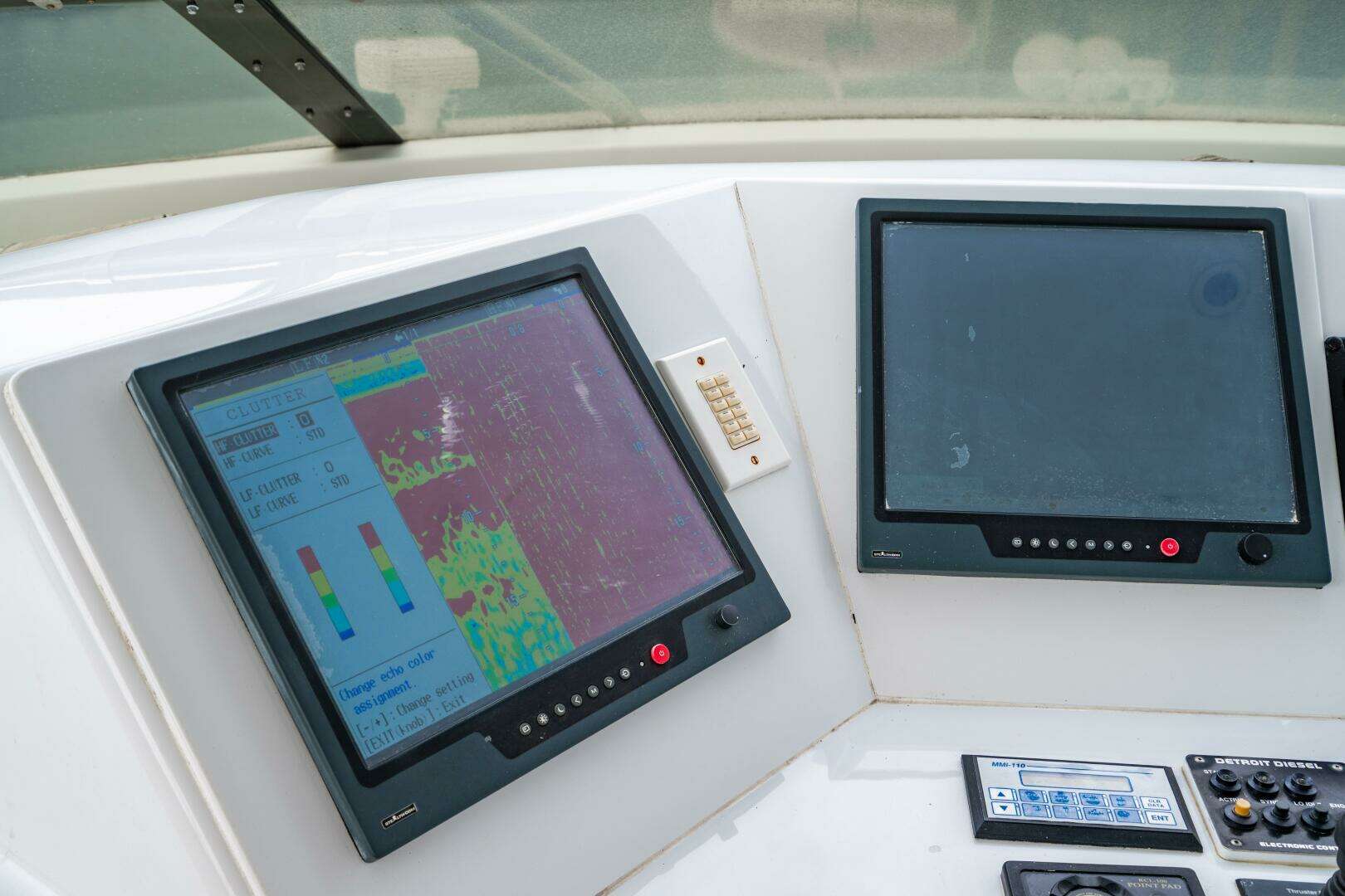 2001 Hatteras 100 Motor Yacht - Image 78