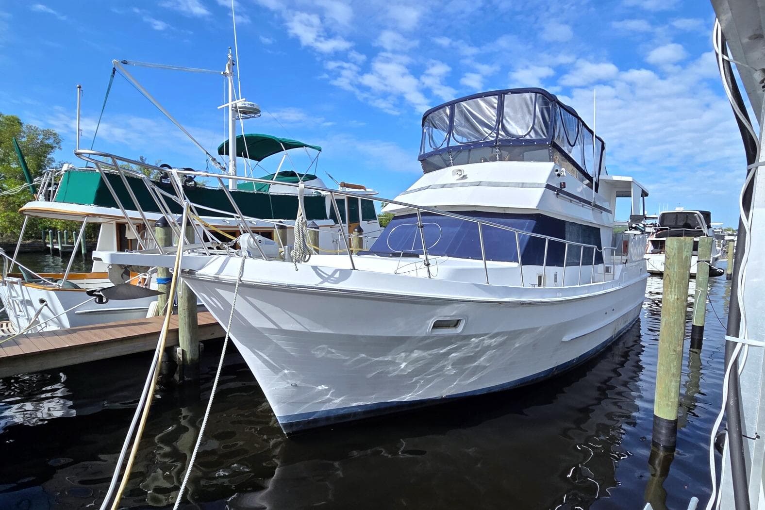 1984 Present Yachts 42 Sundeck