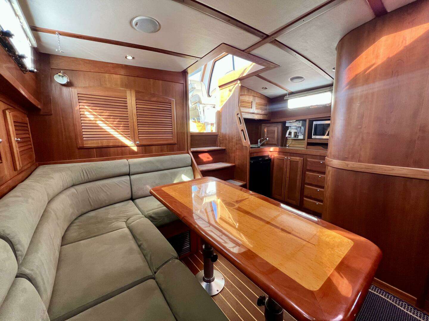 2006 Sabre 38 Hard Top Express - Image 27