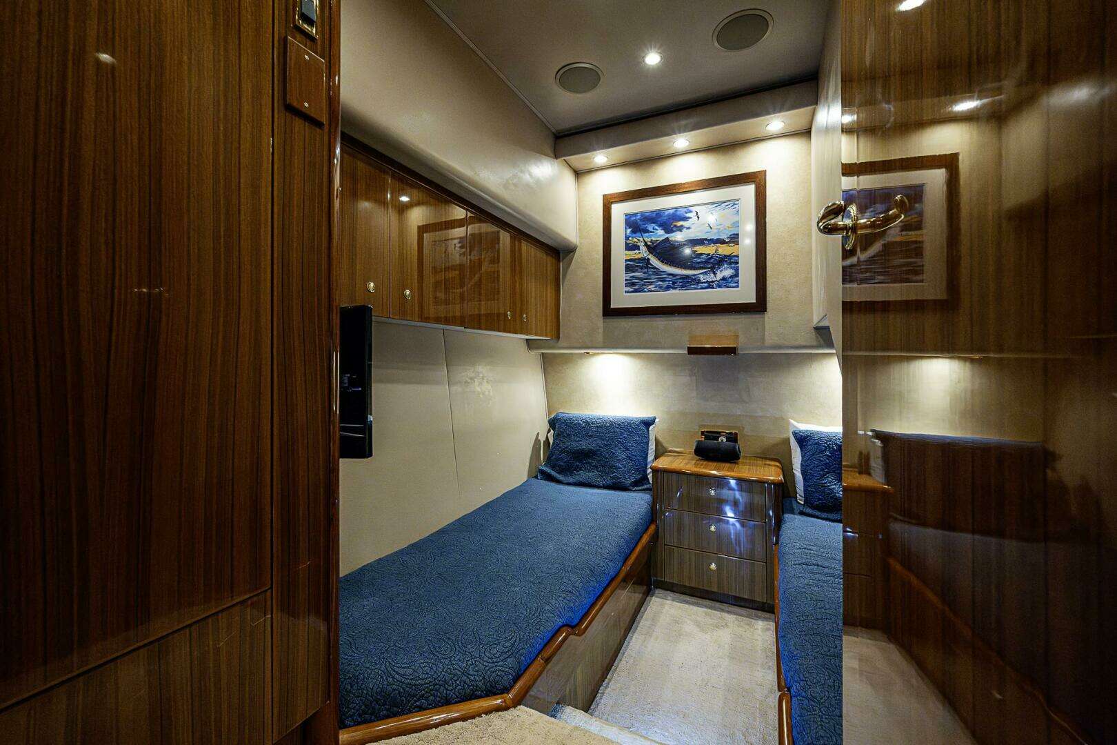 2007 Viking 64 Convertible - Image 28