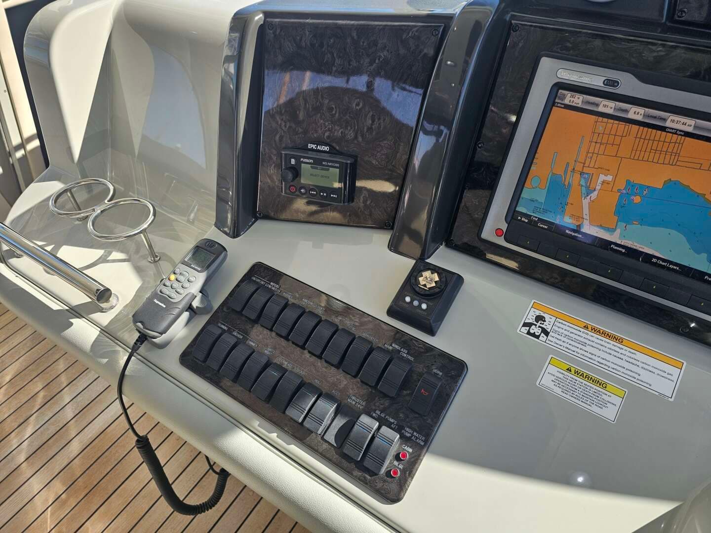 2012 Sea Ray 50 SUNDANCER - Image 23